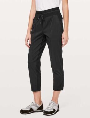 lululemon Dance Studio Crop Pants 8 Black Athleisure Sporty Workout Track Pants